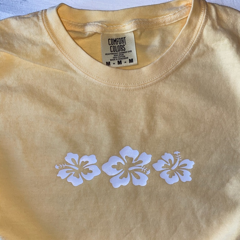 hibiscus tee